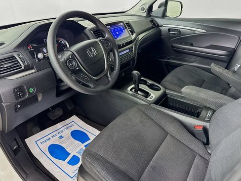 Used 2017 Honda Pilot EX image 9