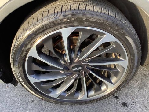 Used 2023 Lincoln Aviator Reserve w/ Equipment Group 201A image 18