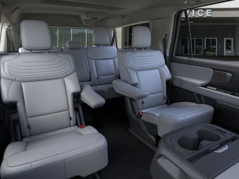 New 2026 Ford Expedition Max Platinum w/ Platinum Ultimate Package AWD/4WD image 11