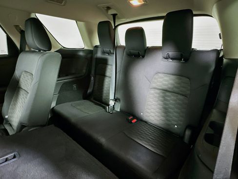 Used 2025 Nissan Pathfinder SV AWD/4WD image 28