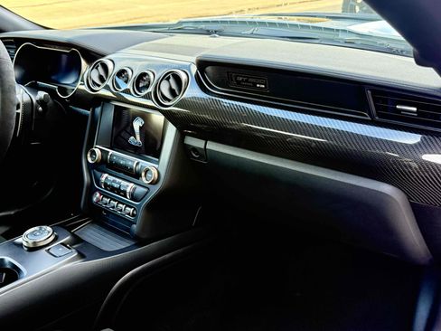 Used 2021 Ford Mustang Shelby GT500 w/ Carbon Fiber Track Pack image 23