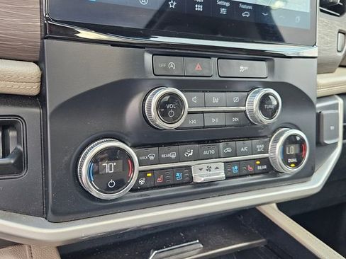 Used 2024 Ford Expedition Max Limited image 21