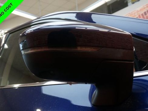 Used 2022 Nissan Pathfinder Platinum w/ Cargo Package image 92