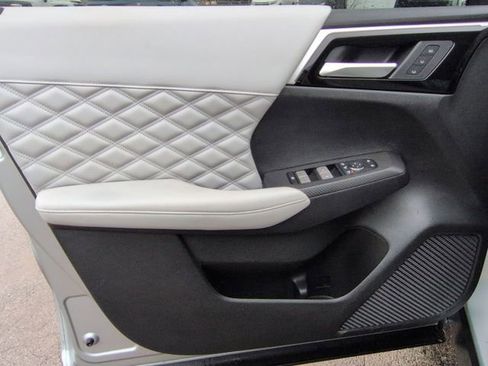Used 2023 Mitsubishi Outlander SEL image 24