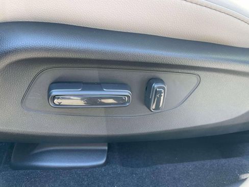 New 2026 Honda HR-V EX-L image 17