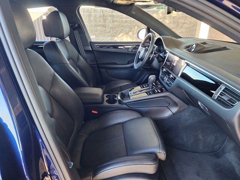 Used 2022 Porsche Macan AWD/4WD image 64