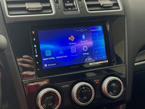 Used 2018 Subaru Forester 2.5i Touring AWD/4WD image 18