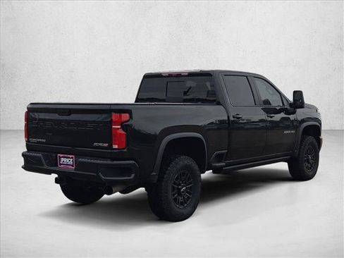 Used 2025 Chevrolet Silverado 2500 ZR2 w/ Technology Package AWD/4WD image 5
