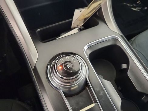 Used 2019 Ford Fusion SE FWD image 25