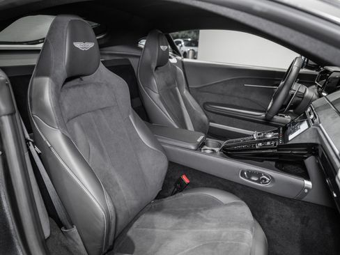 Used 2025 Aston Martin V8 Vantage Coupe RWD image 16