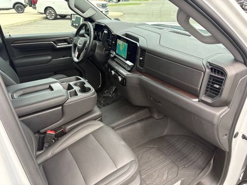 Used 2023 GMC Sierra 1500 SLT AWD/4WD image 24
