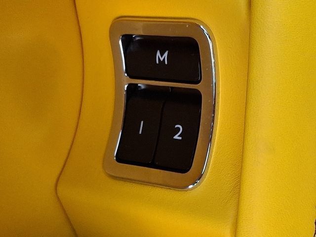 Used 2023 Bentley Bentayga AWD/4WD image 31