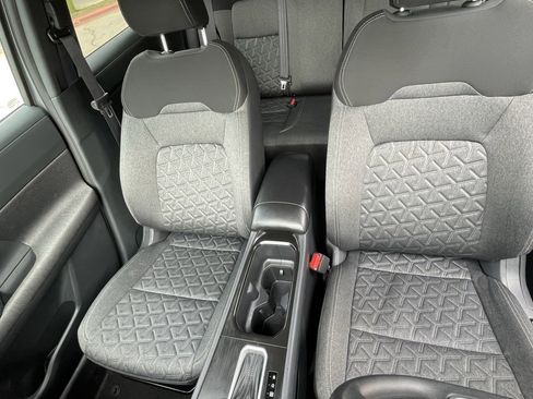 Used 2025 Nissan Kicks SV image 21