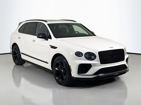 Used 2022 Bentley Bentayga image 1
