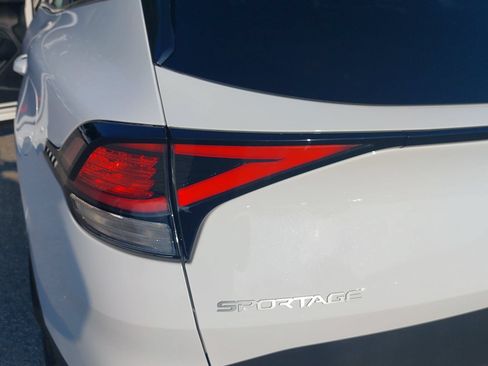 Used 2025 Kia Sportage EX w/ Premium Package FWD image 34