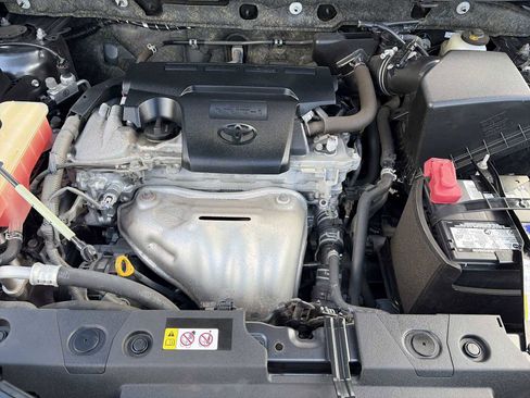 Used 2018 Toyota RAV4 XLE image 18