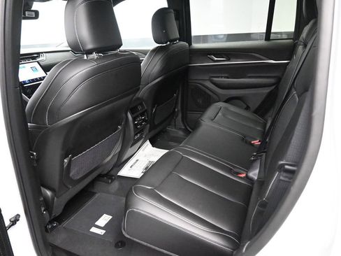 New 2025 Jeep Grand Cherokee Limited w/ Trailer Tow Package image 17