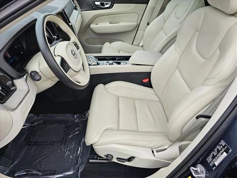 Used 2023 Volvo XC60 B5 Ultimate image 15