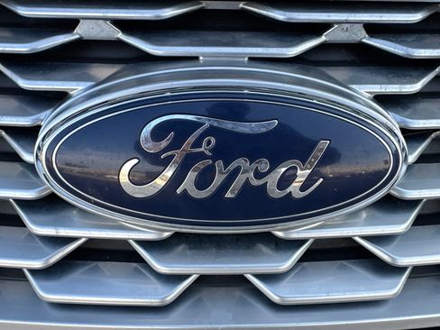 Certified 2018 Ford Explorer Platinum AWD/4WD image 13
