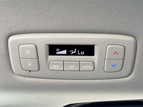 Used 2025 Kia Carnival FWD image 29