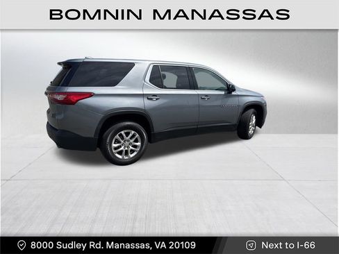 Used 2020 Chevrolet Traverse LS image 2