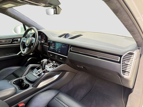 Used 2020 Porsche Cayenne Turbo image 18