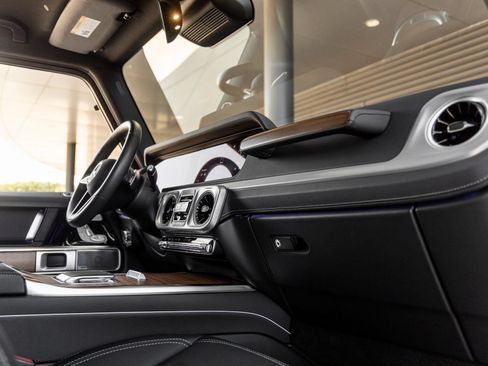 Used 2025 Mercedes-Benz G 550 image 47