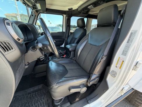 Used 2016 Jeep Wrangler Unlimited Sahara AWD/4WD image 10
