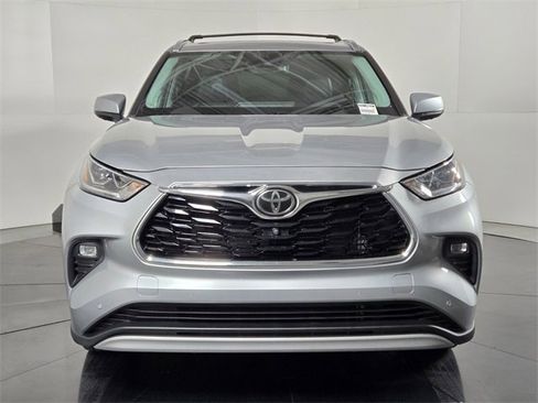 Used 2021 Toyota Highlander Platinum image 8