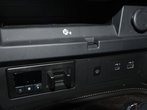 Used 2024 Nissan Armada Platinum w/ Captain's Chairs Package image 19