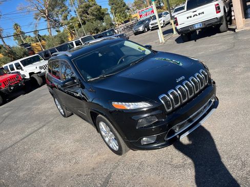 Used 2018 Jeep Cherokee Overland w/ Technology Group image 48