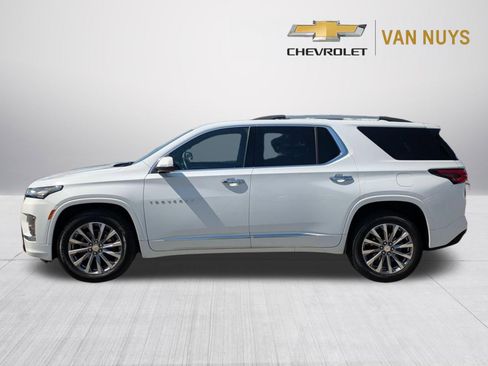 Certified 2023 Chevrolet Traverse Premier FWD image 8