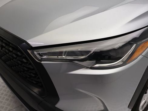 Certified 2022 Toyota Corolla Cross L FWD image 3