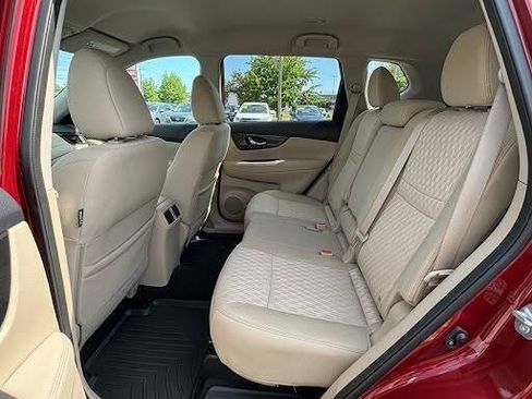 Used 2018 Nissan Rogue SV w/ Premium Package AWD/4WD image 11