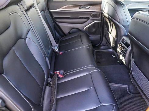 New 2026 Jeep Grand Cherokee Limited image 18