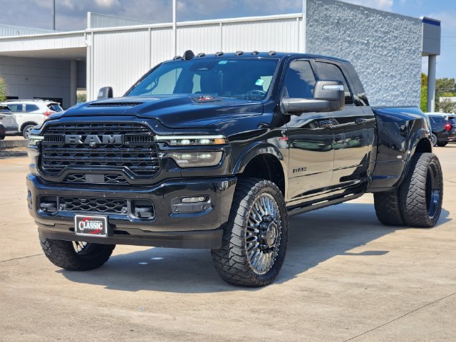 Used 2025 RAM 3500 Limited AWD/4WD image 3