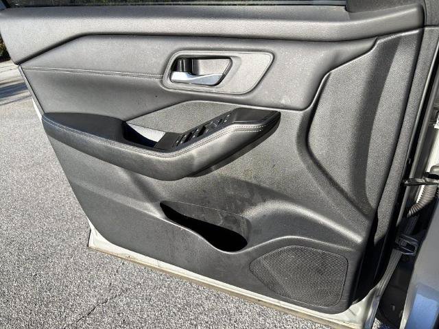 Certified 2024 Nissan Rogue SV w/ SV Premium Package FWD image 15