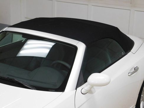 Used 2005 Chrysler Crossfire Limited RWD image 38