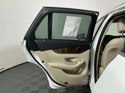 Used 2017 Mercedes-Benz GLC 300 image 23