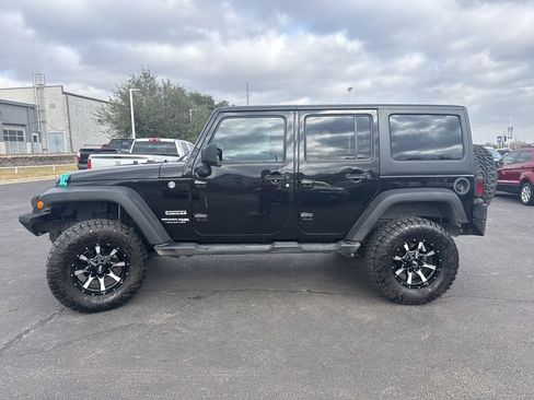 Used 2018 Jeep Wrangler Unlimited Sport S image 7
