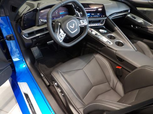 New 2026 Chevrolet Corvette Stingray Preferred Conv w/ 2LT RWD image 10