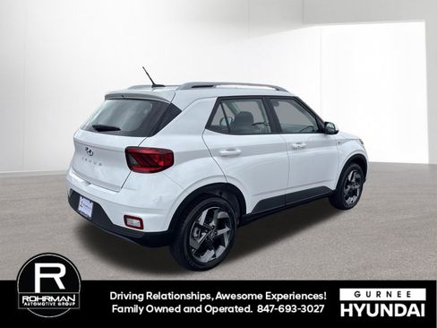 New 2026 Hyundai Venue SEL FWD image 9