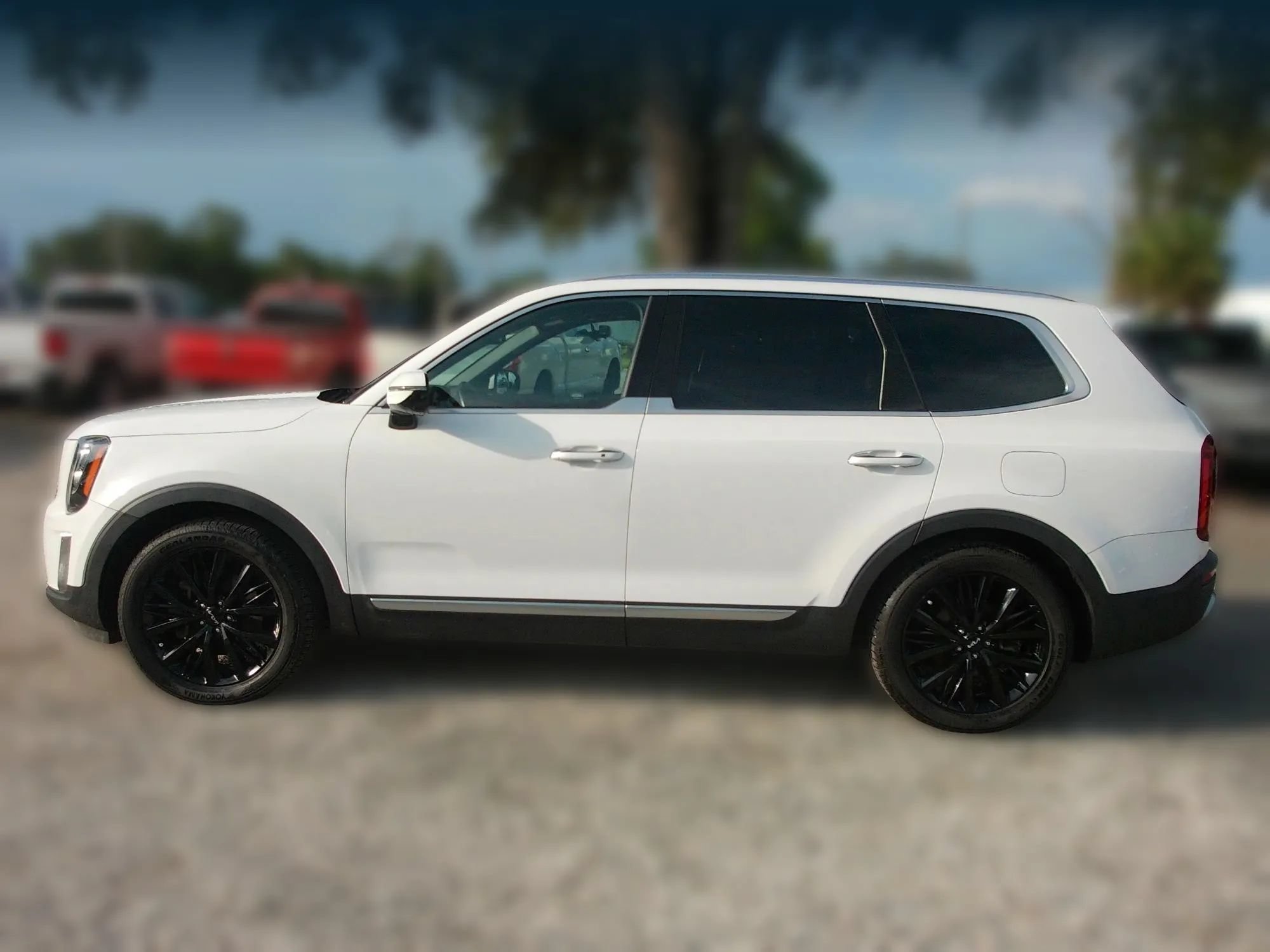 Used 2022 Kia Telluride SX w/ Towing Package FWD image 9