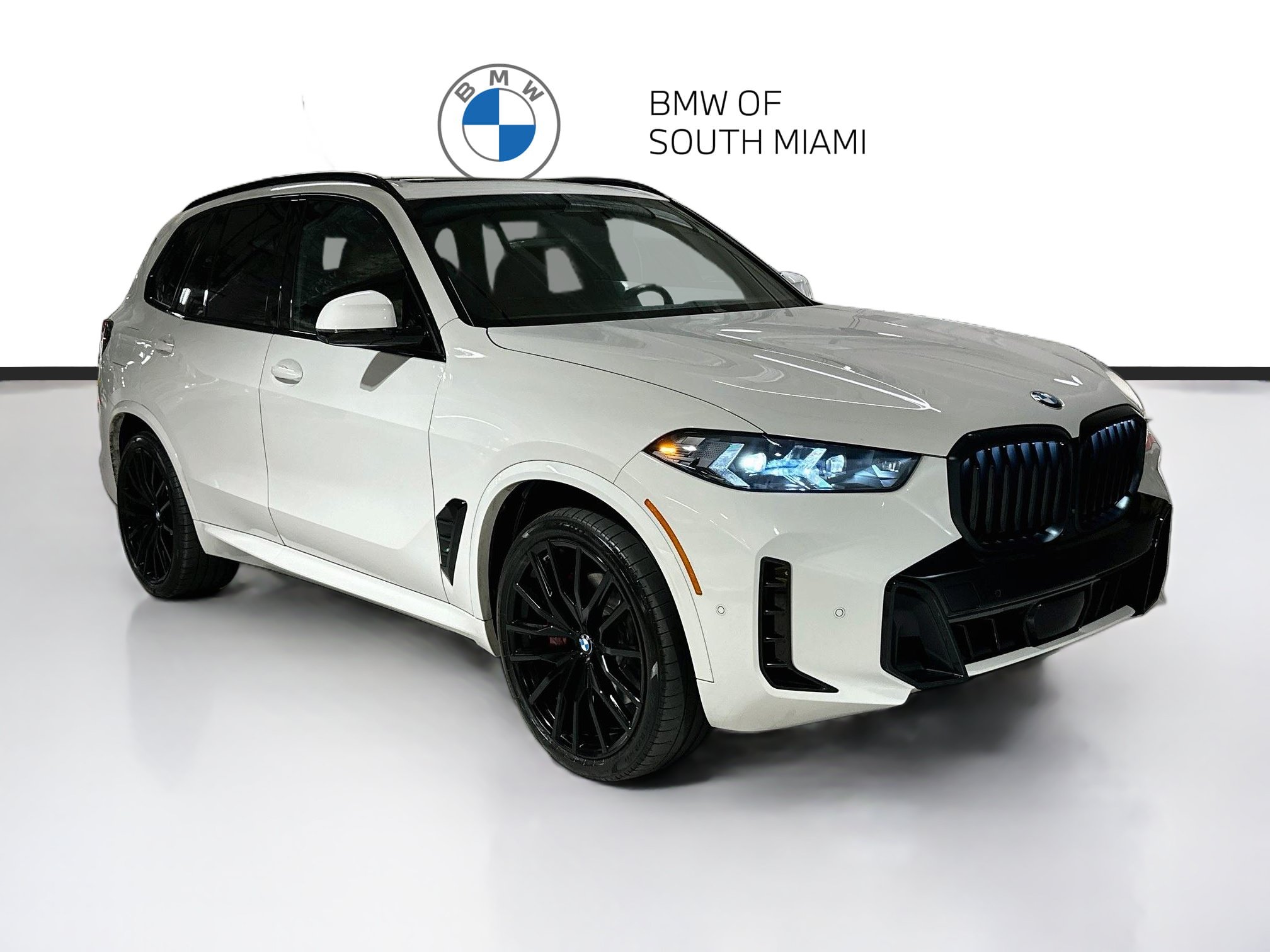 Used 2024 BMW X5 xDrive40i w/ M Sport Package AWD/4WD image 1
