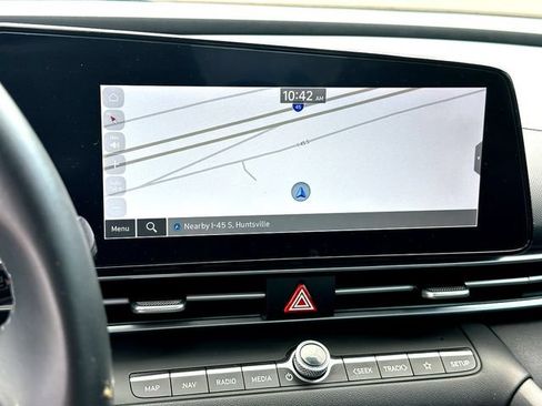 Used 2025 Hyundai Elantra Limited FWD image 14