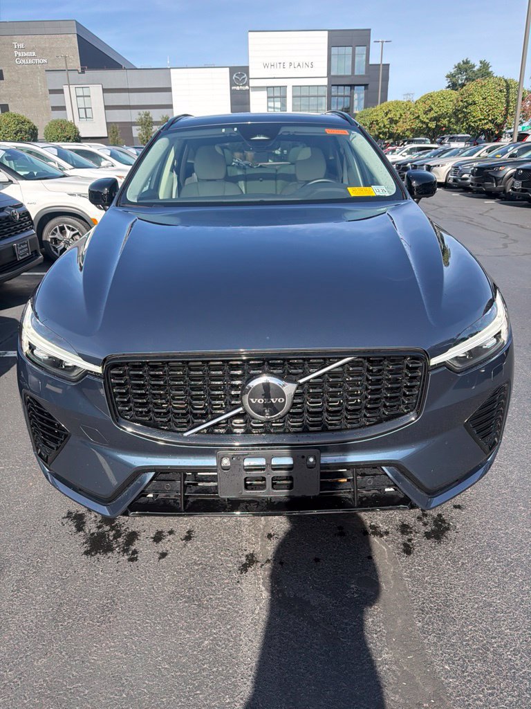 Certified 2025 Volvo XC60 T8 Plus w/ Climate Package AWD/4WD image 5