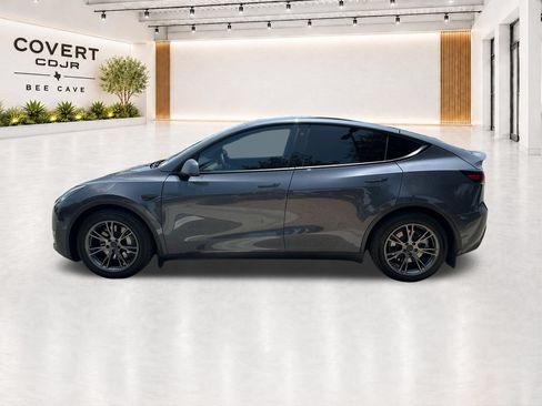 Used 2022 Tesla Model Y Long Range AWD/4WD image 8