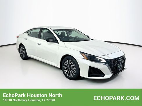 Used 2024 Nissan Altima 2.5 SV FWD image 1