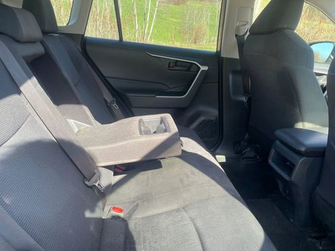 Used 2019 Toyota RAV4 LE AWD/4WD image 26