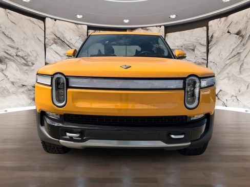 Used 2022 Rivian R1T Adventure AWD/4WD image 2